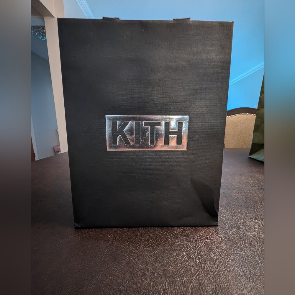 Designer Gift Bag Bundle – Dior, Gucci, Kith & More | Luxury Packaging Set - Picture 8 of 14